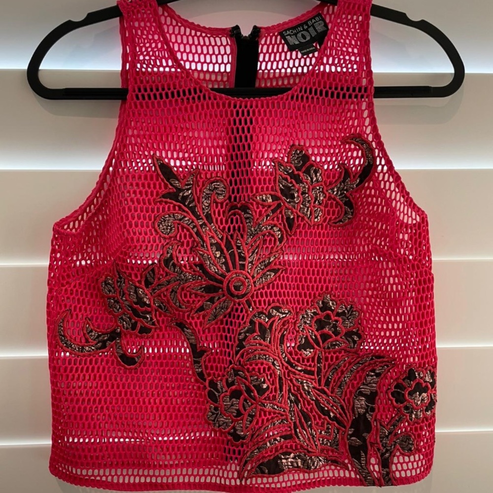 Crop top